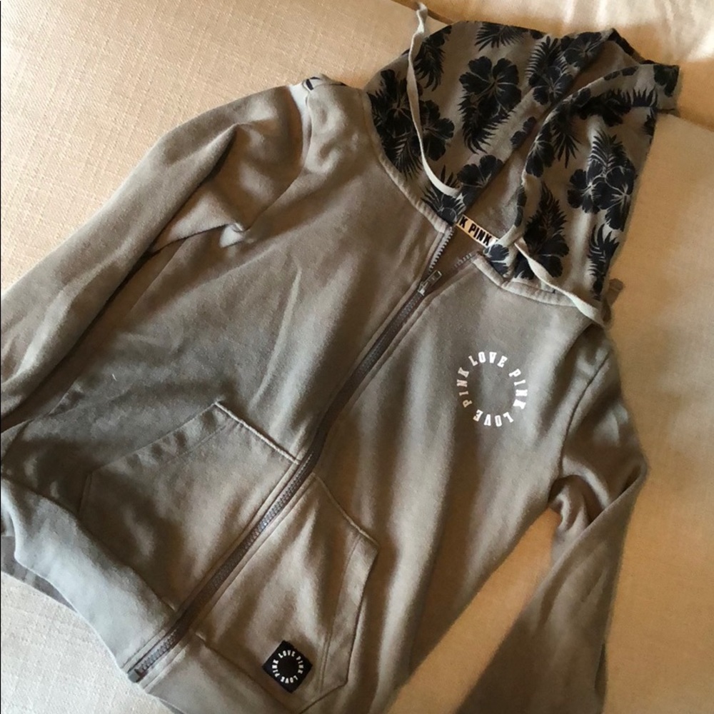 🐳PINK Victoria’s Secret jacket 🐳